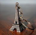 120px-Eiffel_Tower_Keychain.jpg